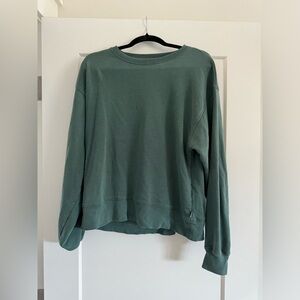 Aritzia Gray crewneck